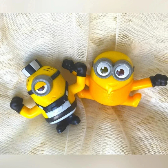 Minions Action Figure Miniature Toys Set of 2 - Picture 3 of 5